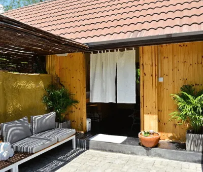 Male relaxation area